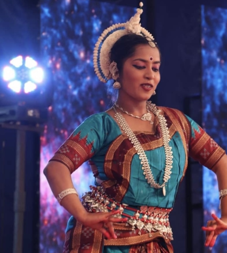 Performing Odissi
